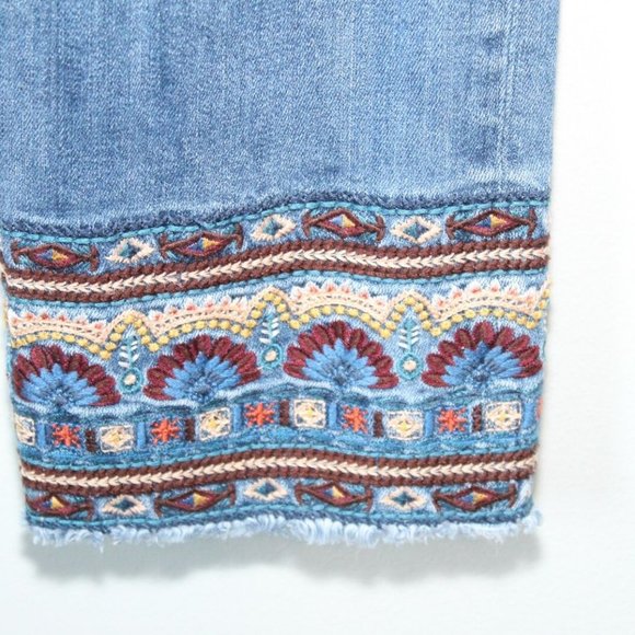 Driftwood Boho Embroidered Hem Colette Jeans Medium Wash Women's Size 29 H12272 - Picture 3 of 9
